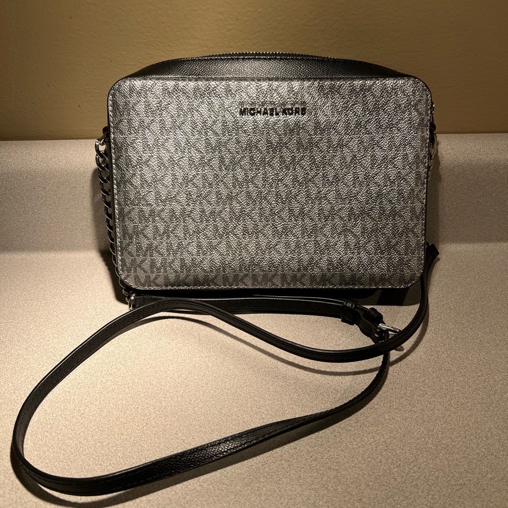 Michael Kors Silver and Black Jet Set Crossbody